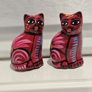 New Talavera Sitting Red Cats Handmade Made in Mexico Shakers 3.5" Glowing Paint